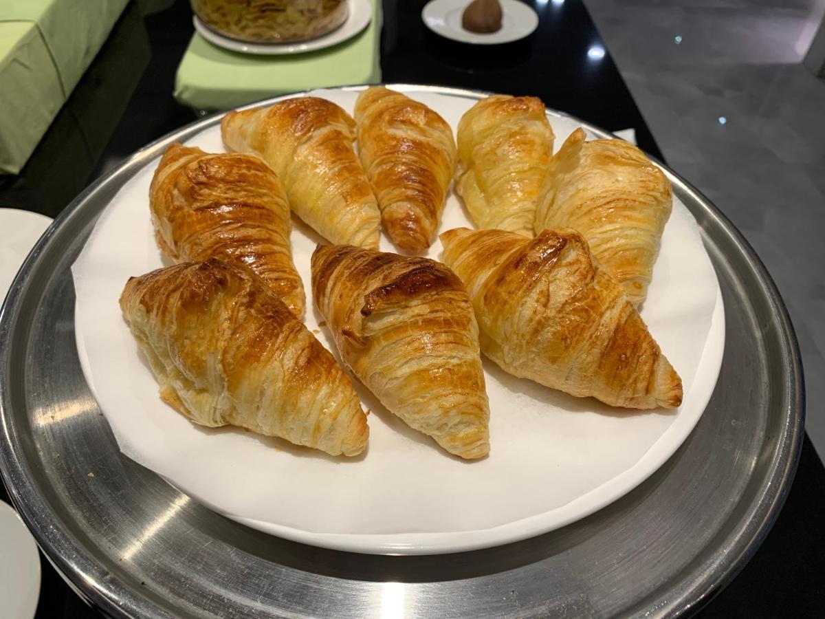 Thana Wisut Hotel Bangkok Dış mekan fotoğraf